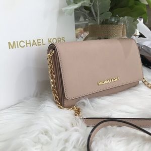 Michael Kors Large Phone Crossbody 🥰